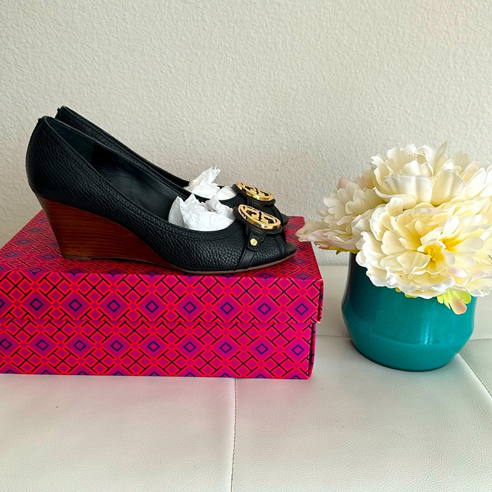 Tory Burch Leticia 65mm Wedge size 8.5